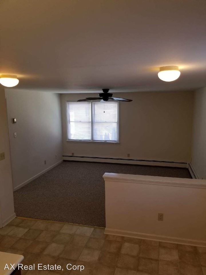 25 Clinton St - Photo 3 of 8