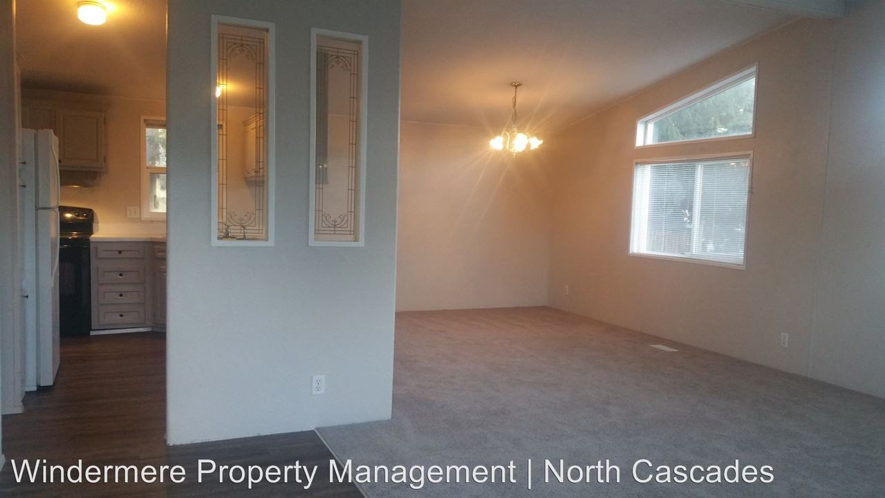 306 Centre St - Photo 3 of 15