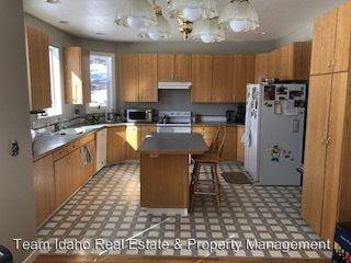 1329 Flannigan Creek Rd - Photo 3 of 19