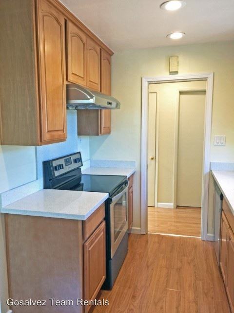 1031 W Riverside Way - Photo 2 of 19