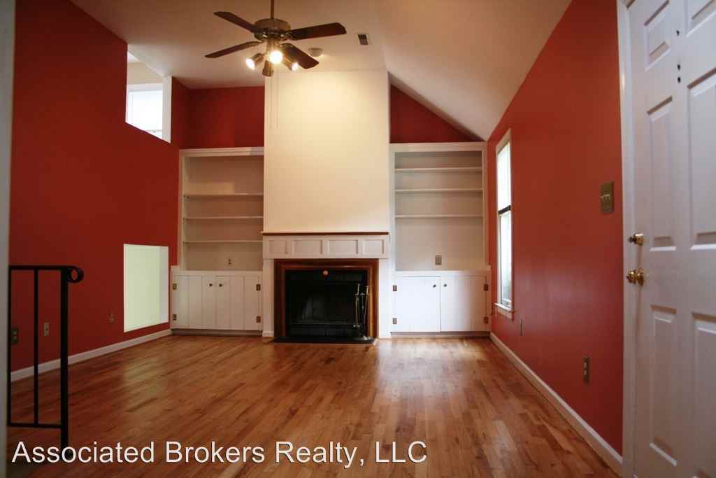 120 Westwood Cir - Photo 2 of 16