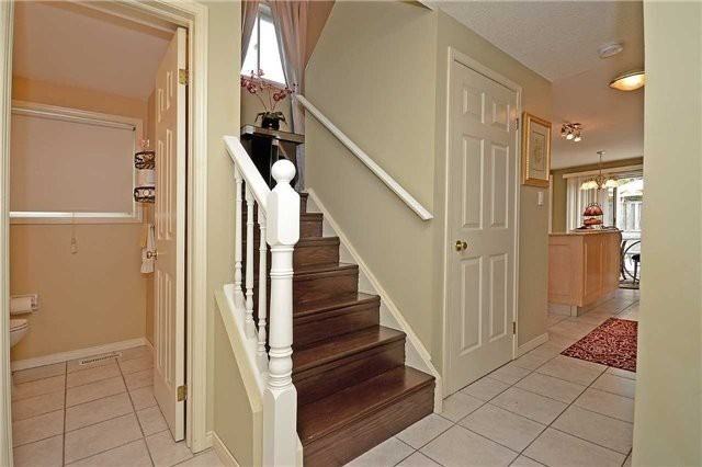 63 Dawn Crescent - Photo 3 of 13