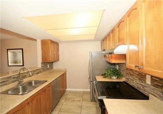 23 Zeller Dr - Photo 3 of 16