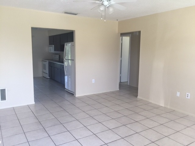 6921 Brentford Rd - Photo 2 of 11