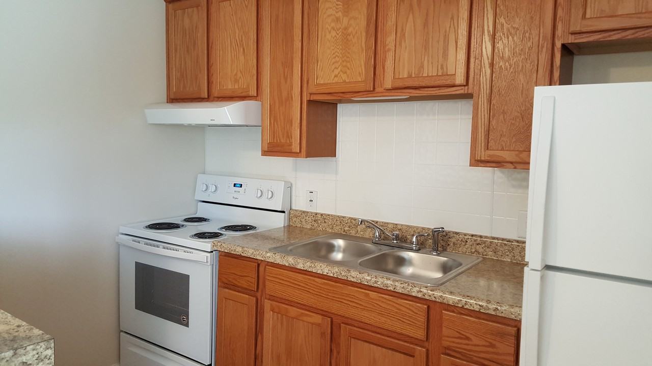 440 Diamond Ave - Photo 2 of 11