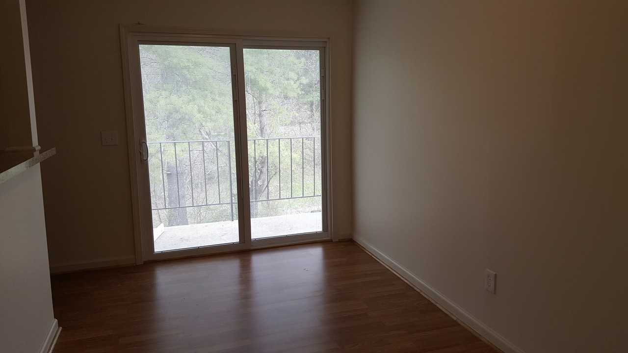 440 Diamond Ave - Photo 3 of 11