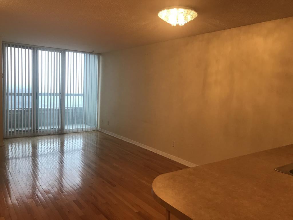 Empire Place On Yonge III - Photo 3 of 15