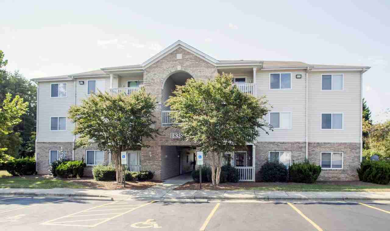 Twin Cedars - Photo 3 of 13