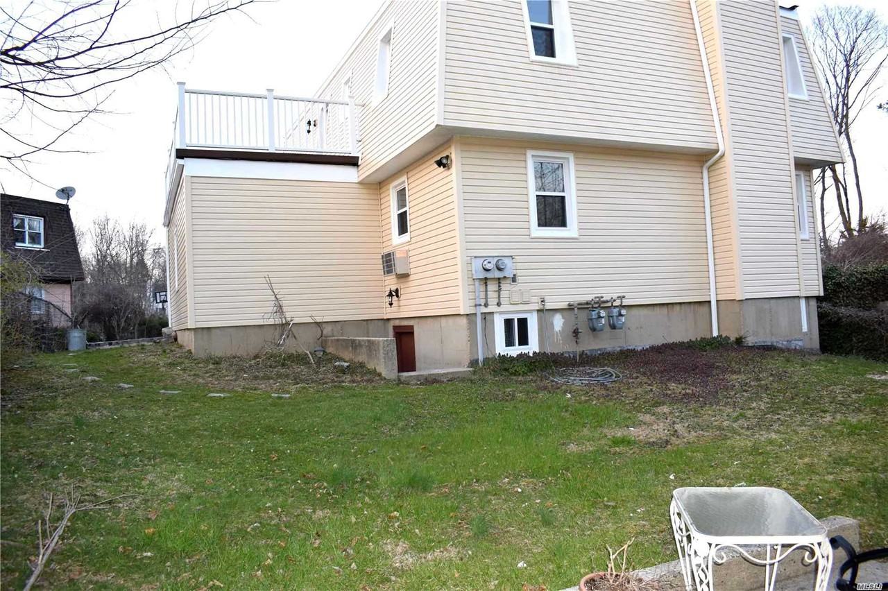 73 Mott Ave - Photo 2 of 20