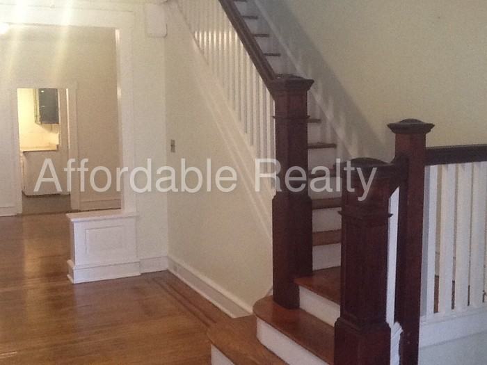 1164 Magnolia Ave - Photo 3 of 8