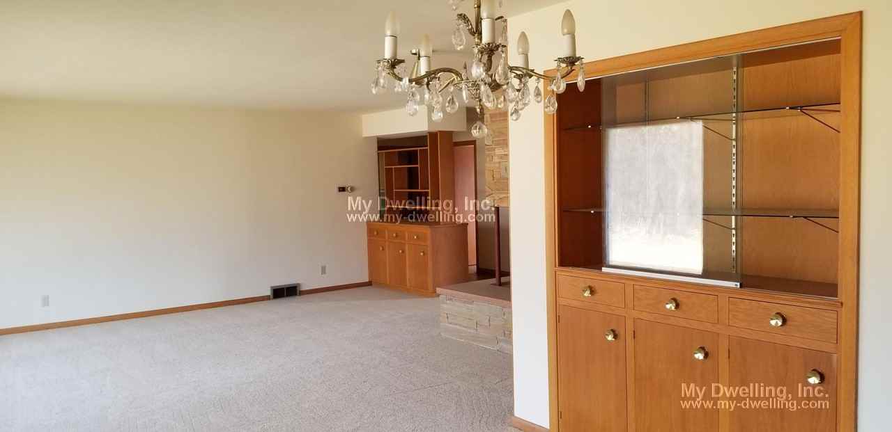 320 W Brentwood Ln - Photo 2 of 8