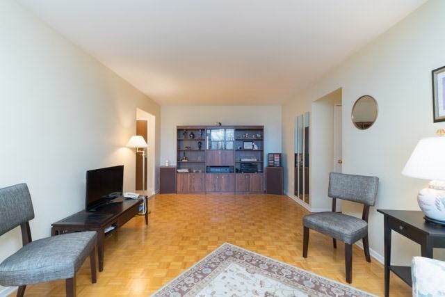 980 Broadview Avenue - Photo 2 of 10