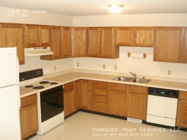 769 St John St - Photo 2 of 7