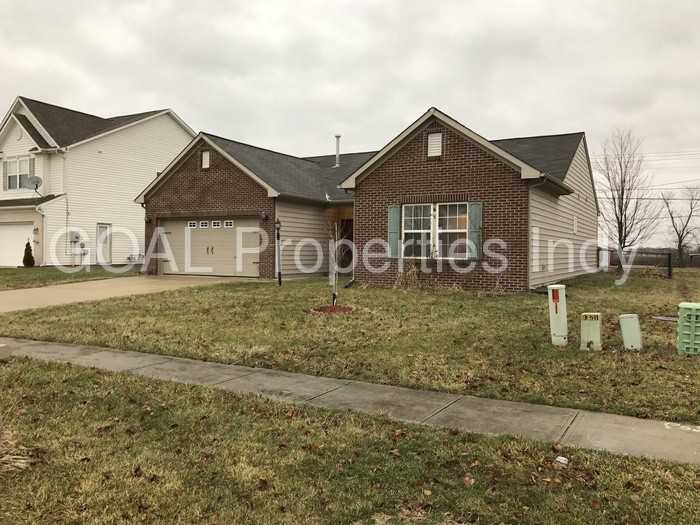 1647 Sweetgum Dr - Photo 3 of 38