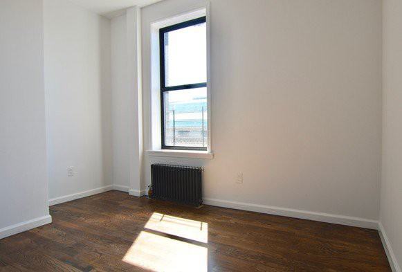 W 189th St & St Nicholas Ave #5B