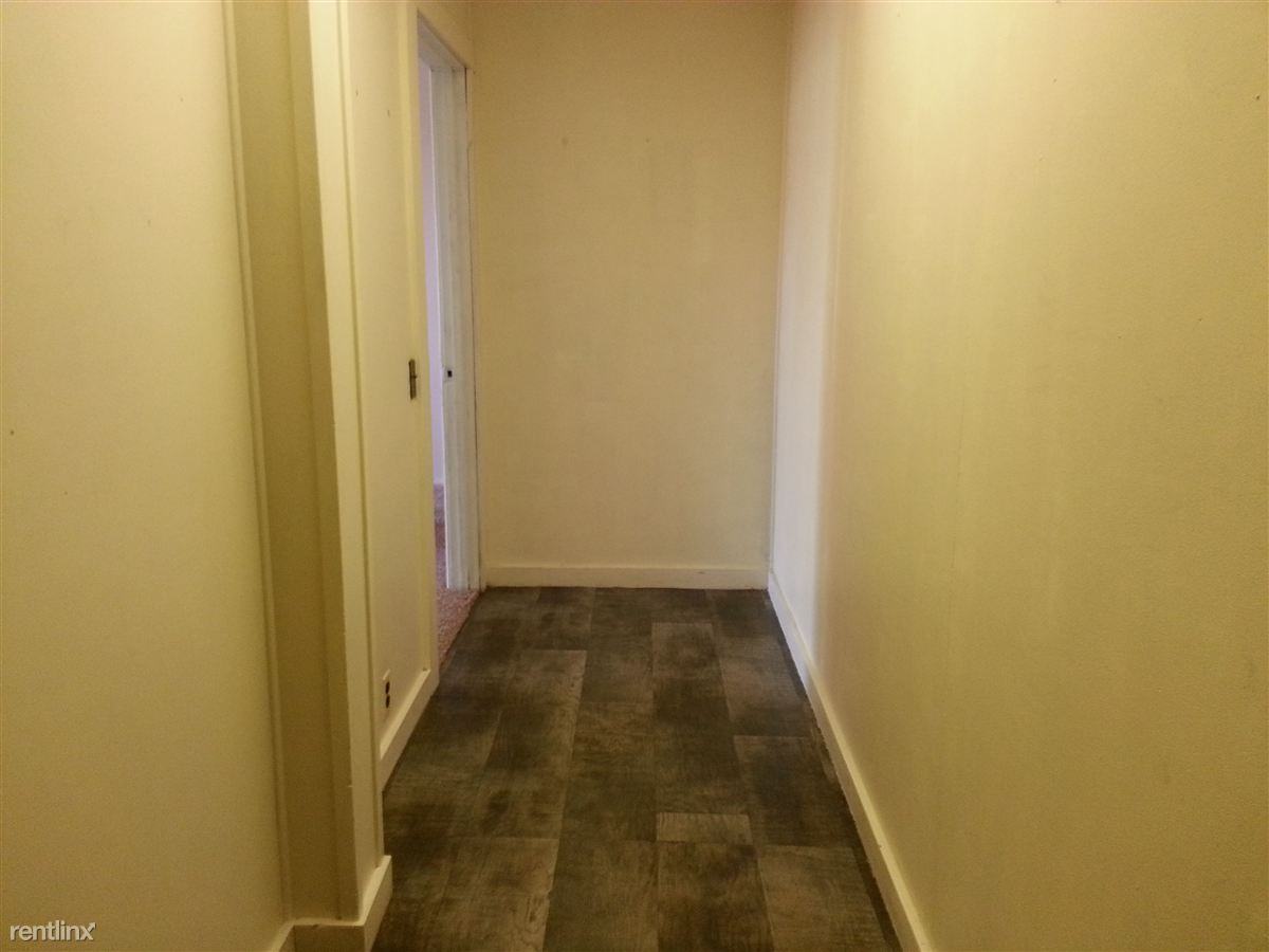 110 Brown St - Photo 2 of 4