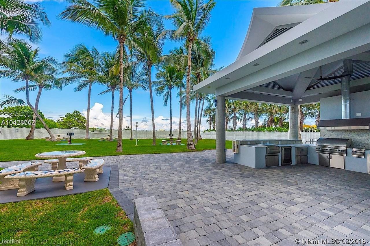 6301 Collins Ave - Photo 2 of 50