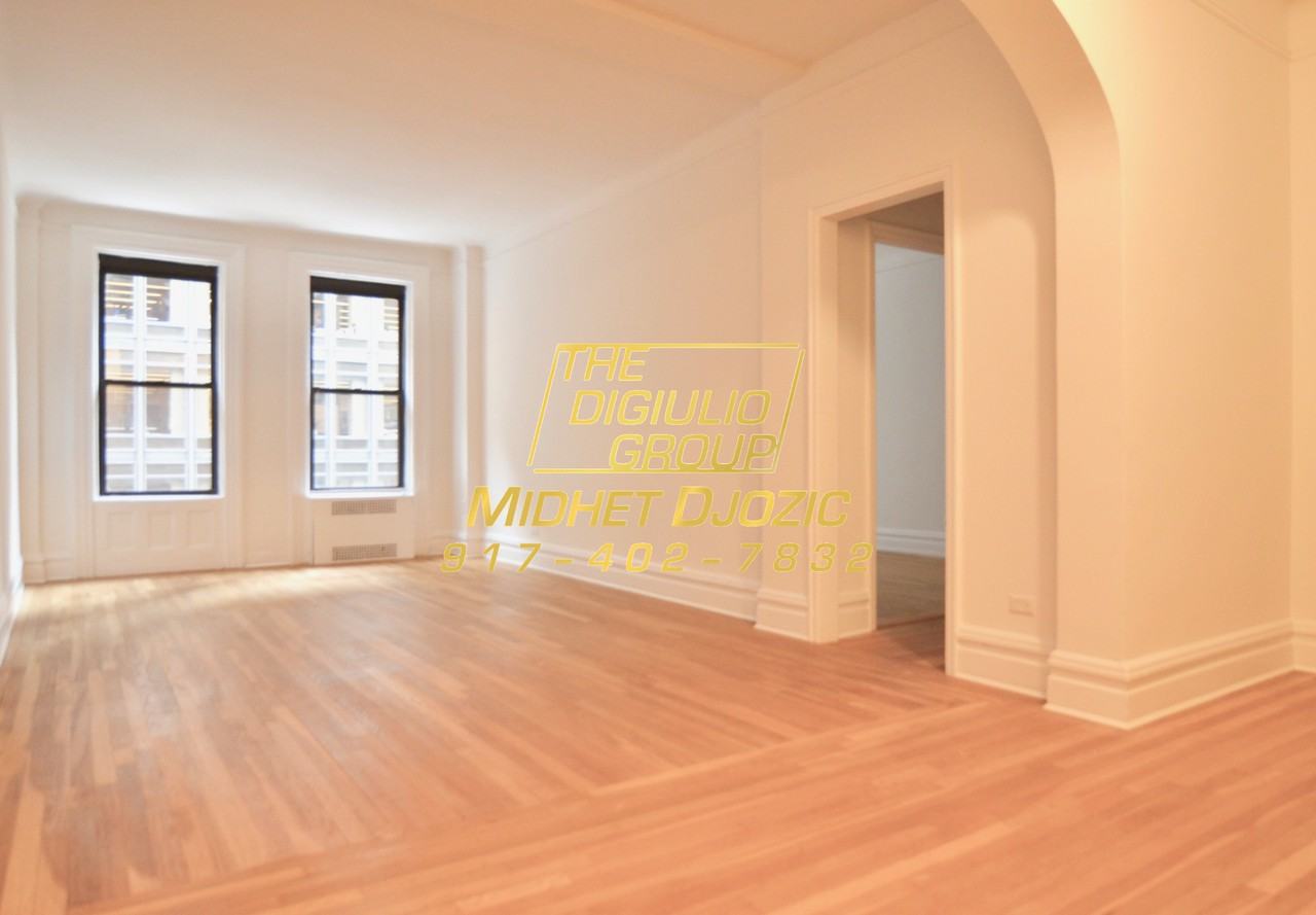 W 54th St & 7th Ave #5C