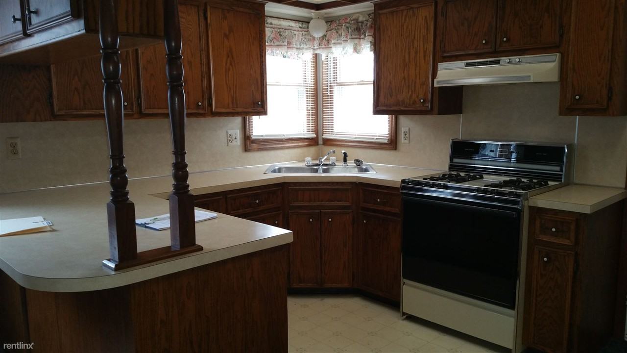 101 Kenton St SE - Photo 3 of 18