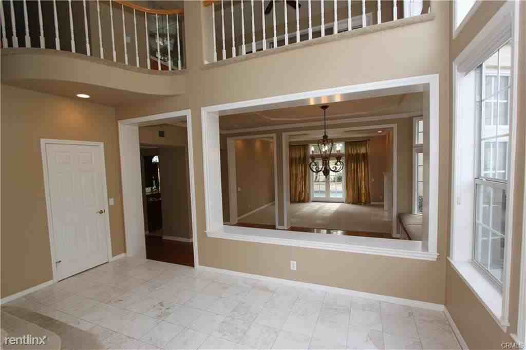 1 Coachman - Photo 3 of 28