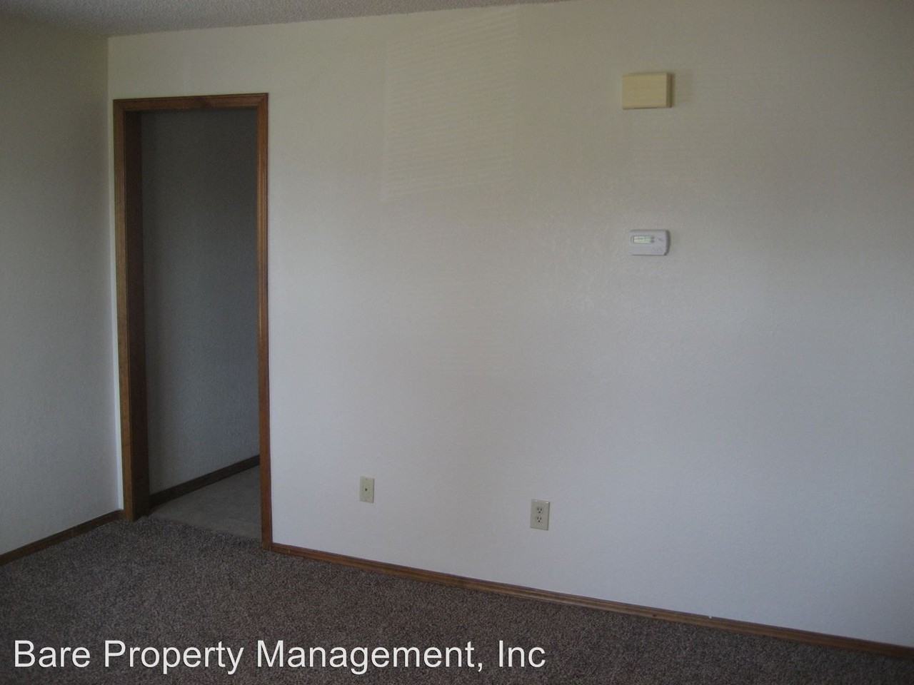 903 E Symmes St - Photo 2 of 11