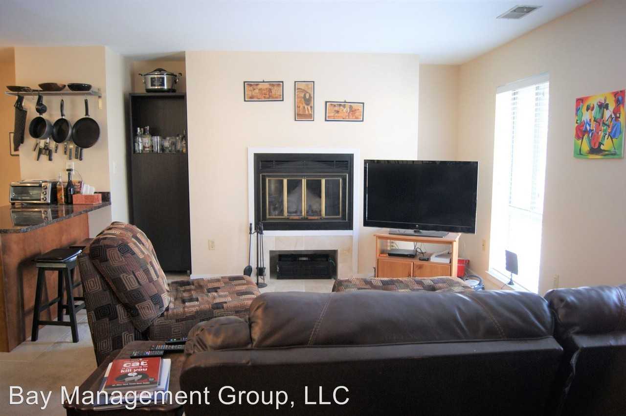 109 W Conway St - Photo 3 of 17