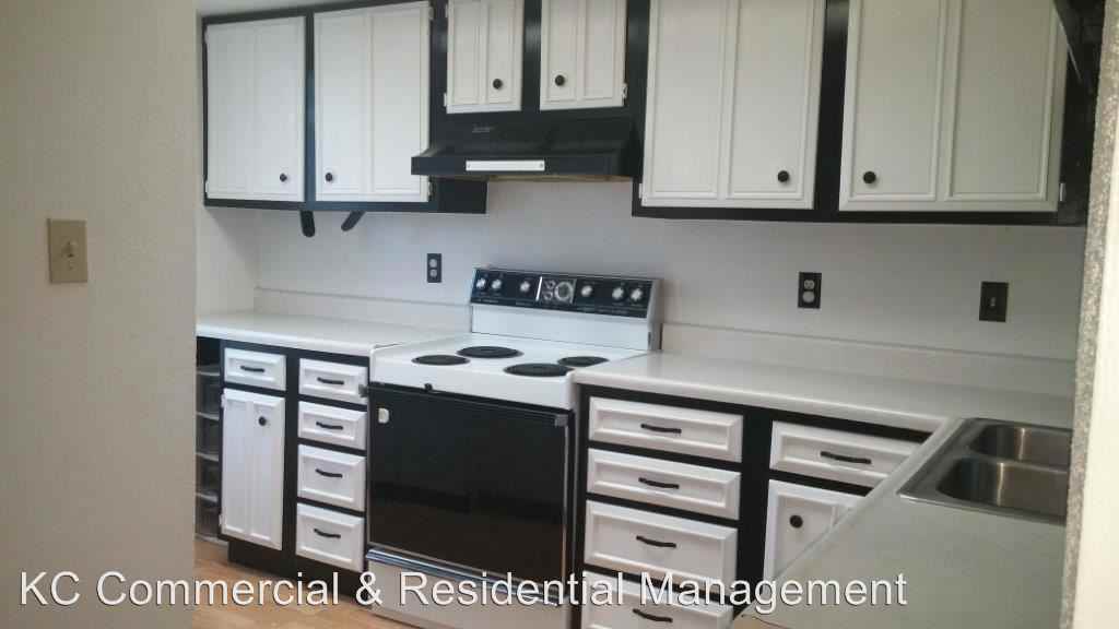 914 SE Hampton Ct - Photo 3 of 13