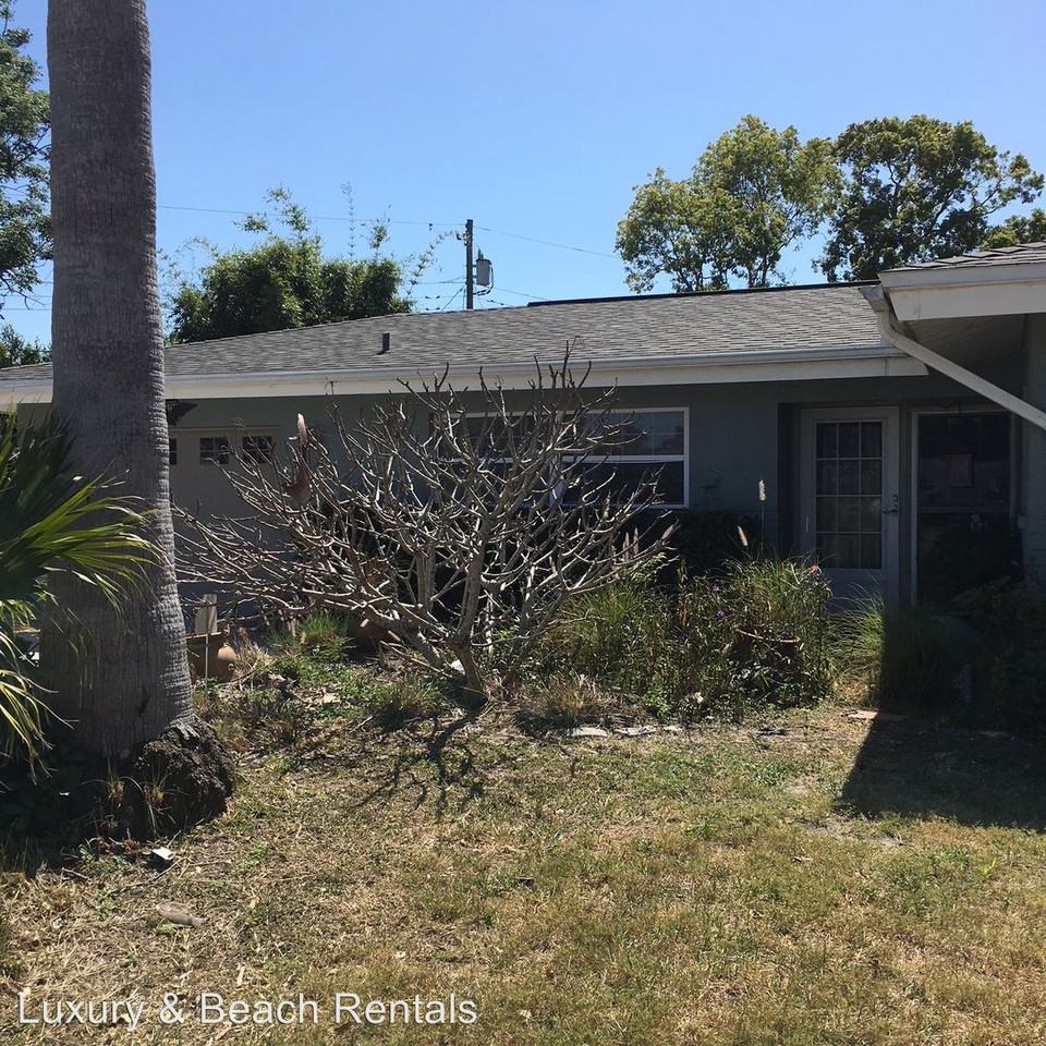 10048 Nassau Ct - Photo 3 of 13