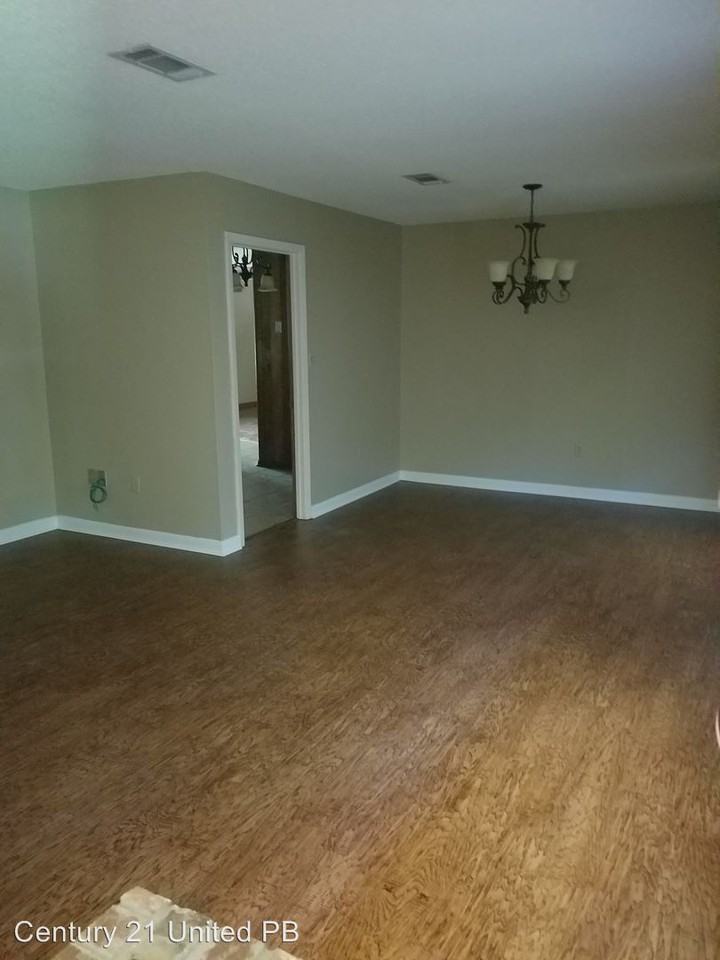 400 Parkway Dr - Photo 3 of 9