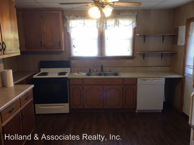 1310 Front St - Photo 3 of 8