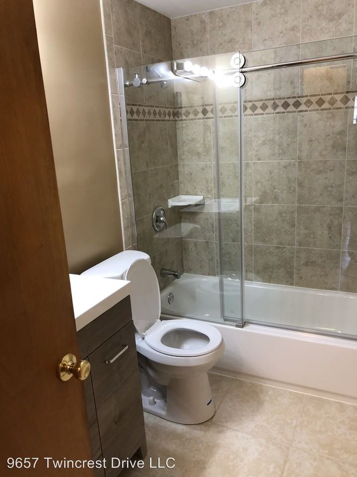 9657 Twincrest Dr - Photo 2 of 22