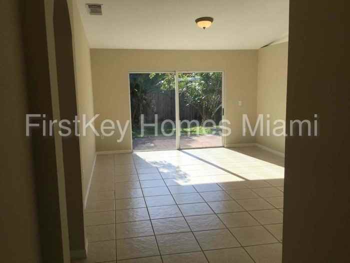 27943 SW 136th Pl - Photo 2 of 24