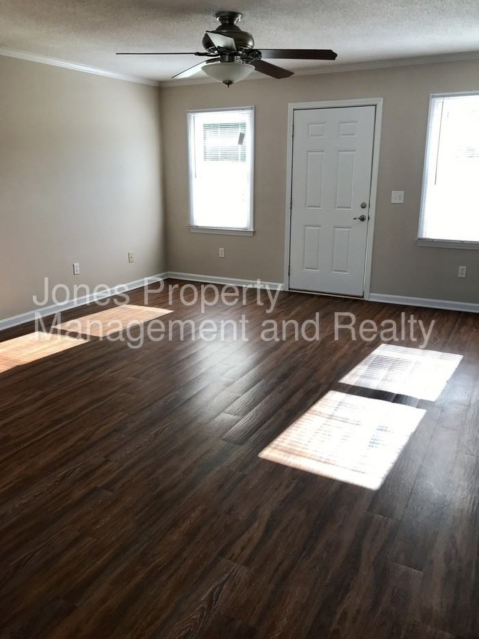 1110 Poole Pl NW - Photo 3 of 9