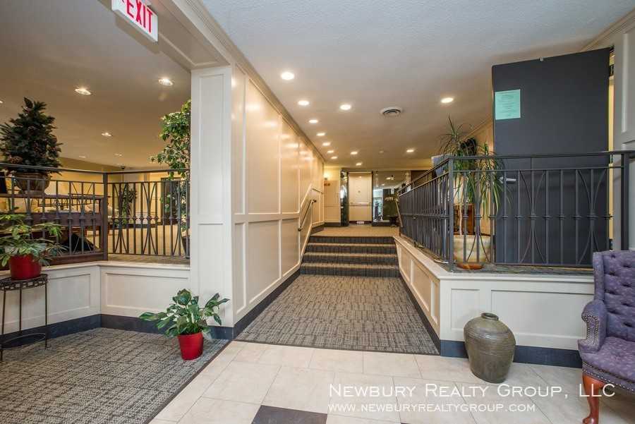 406 N Neville St #406 - Photo 2 of 10