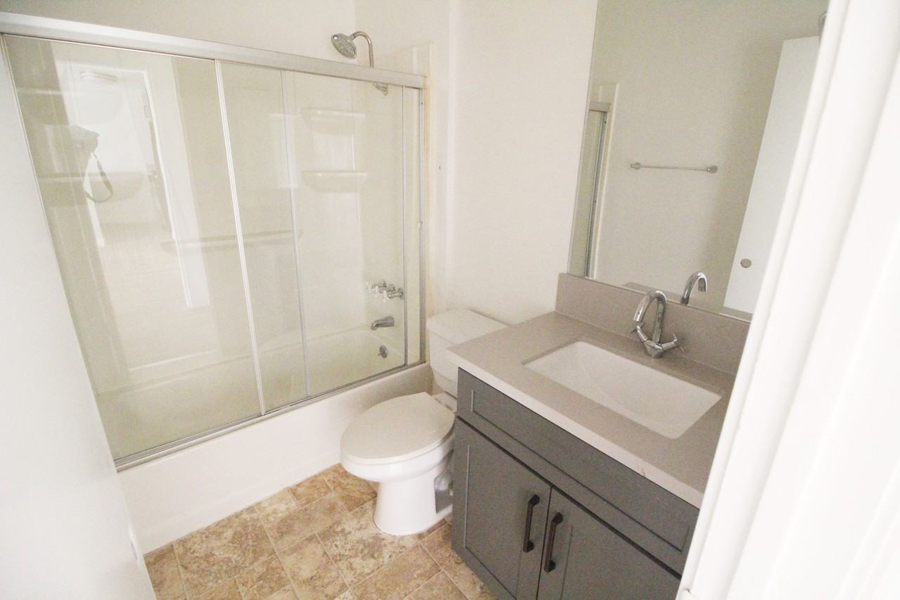 1234 North Edgemont Street - Photo 3 of 9