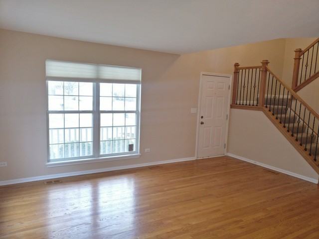916 Lowell Ln - Photo 3 of 22