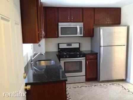 21 Oxford Cir - Photo 3 of 13