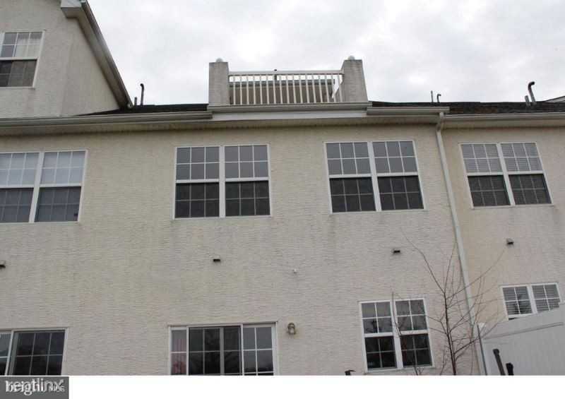 359 Wilmore Dr - Photo 3 of 20