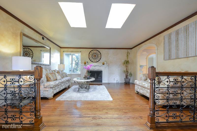 4925 Vanderbilt Dr - Photo 3 of 18