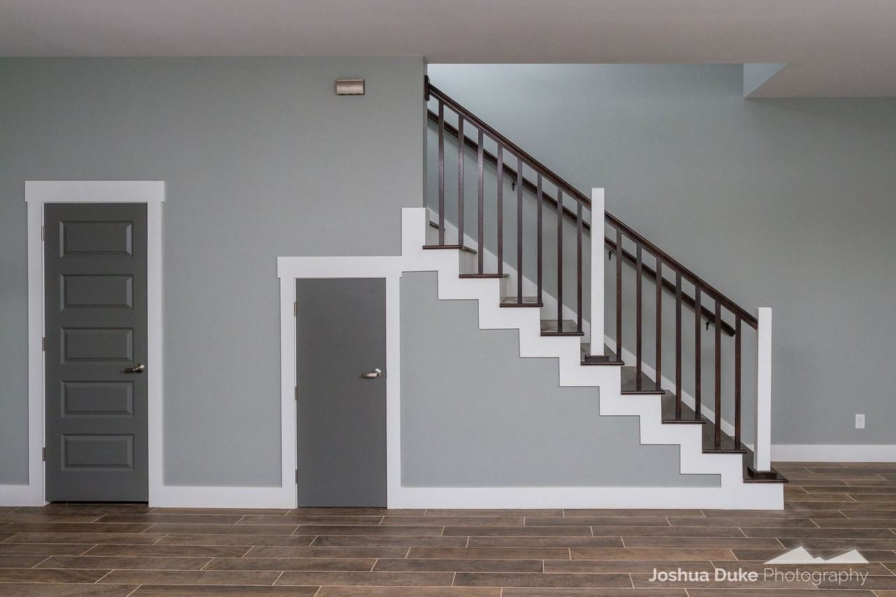 1253 Ellis Ave - Photo 3 of 38