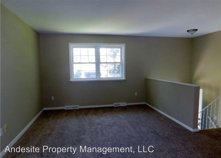 1749 Perth Rd - Photo 2 of 16