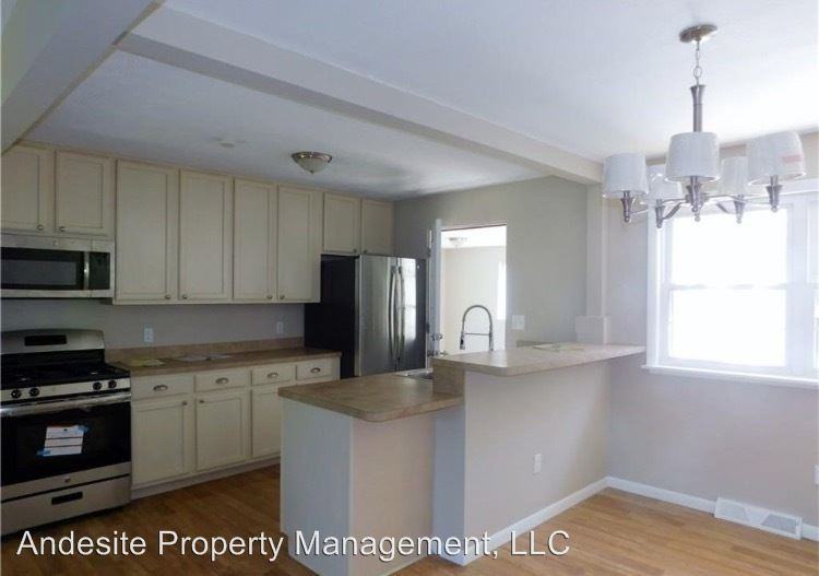 1749 Perth Rd - Photo 3 of 16