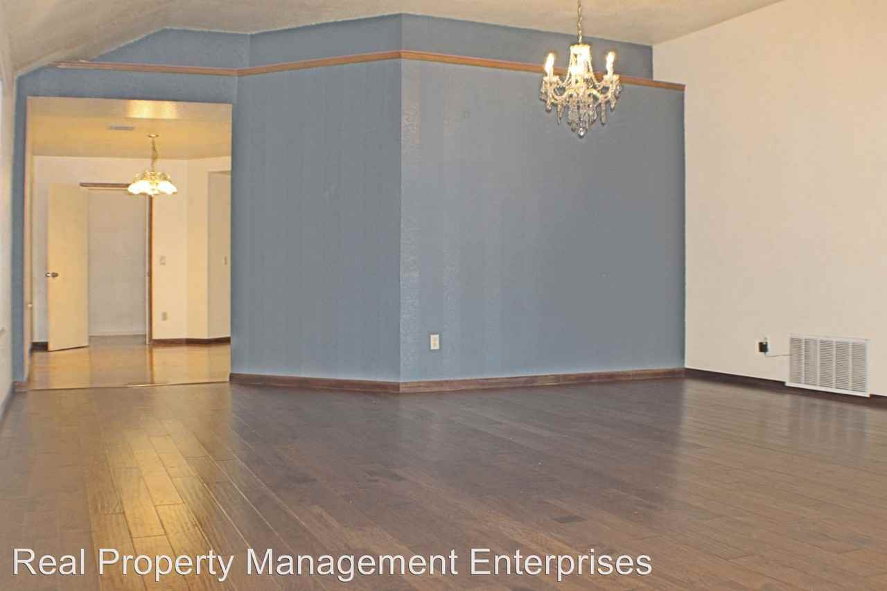 9505 S Brookline Ave - Photo 3 of 12