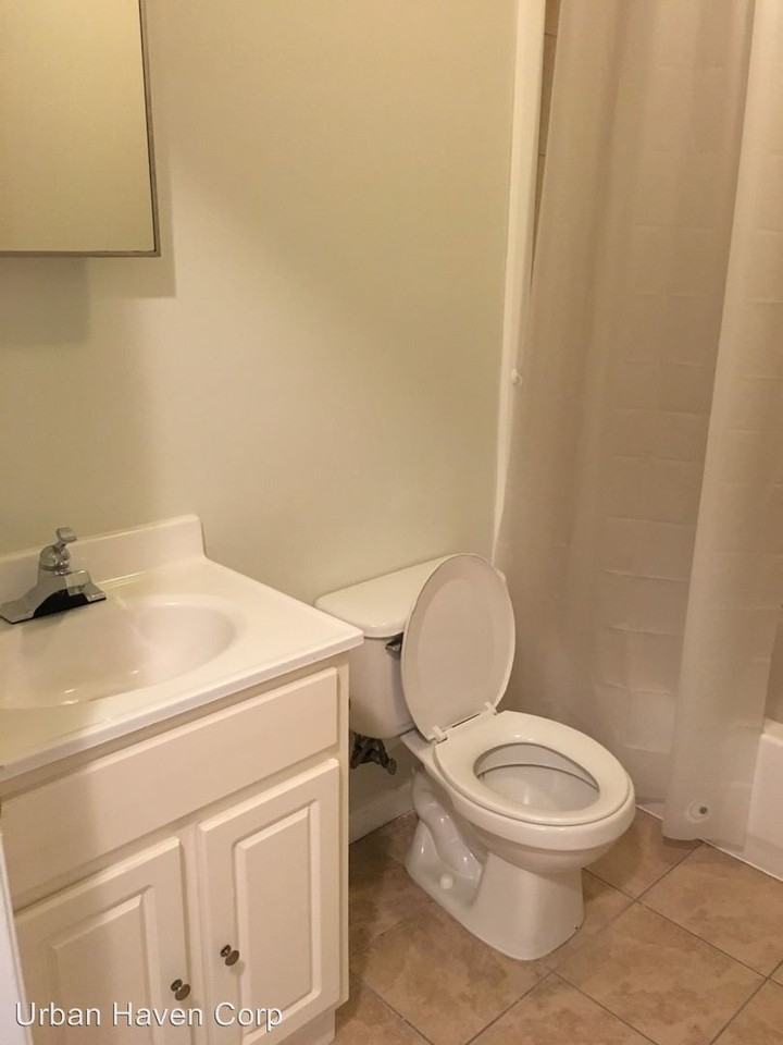 210 Rosette Street - Photo 3 of 5