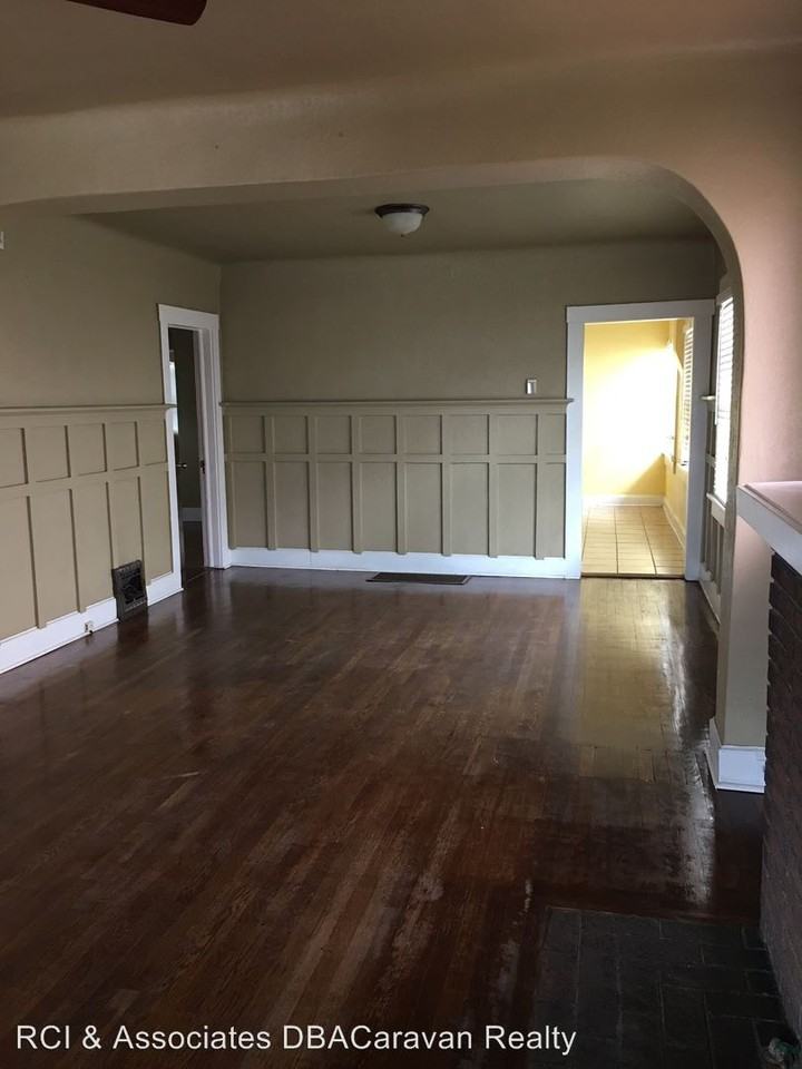 2611 Montana Ave - Photo 3 of 14