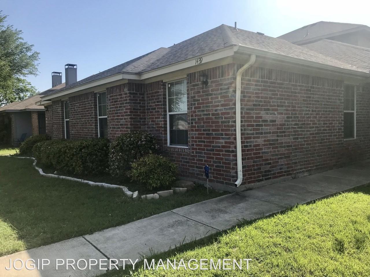 1439 N Bluegrove Rd - Photo 2 of 19