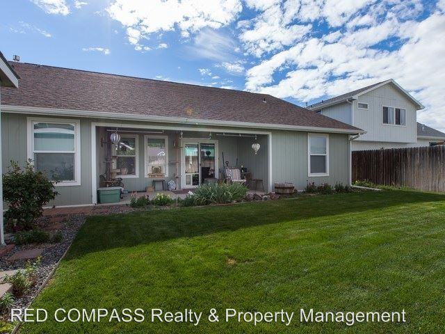 2978 1/2 Redbud Ct - Photo 3 of 8