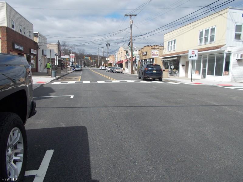 206 Main St - Photo 3 of 5