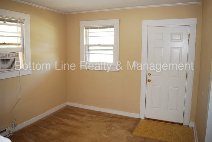 3222 Lasalle St - Photo 3 of 19