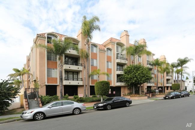 3325 Castle Heights Avenue #309